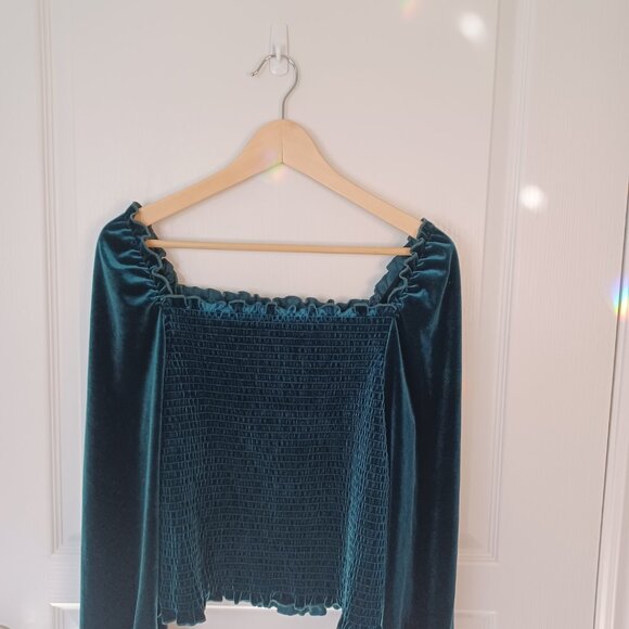 Laundry By Shelli Secal Off Shoulder Top Women M/L Green Velvet Whimsigoth - Picture 3 of 5